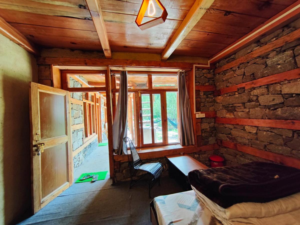 Yalakhom Otel Tosh Dış mekan fotoğraf
