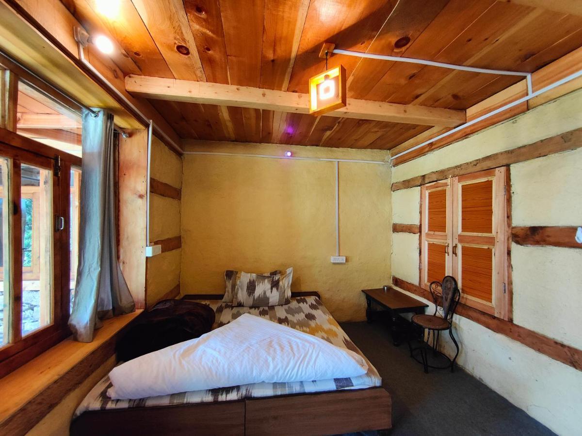 Yalakhom Otel Tosh Dış mekan fotoğraf