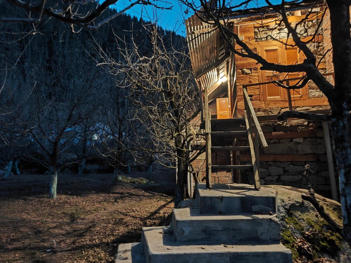 Yalakhom Otel Tosh Dış mekan fotoğraf